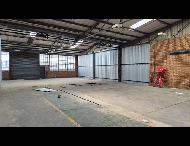 294M² WAREHOUSE TO LET IN ISANDO